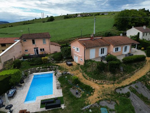 Luxury home in Oingt, Rhône