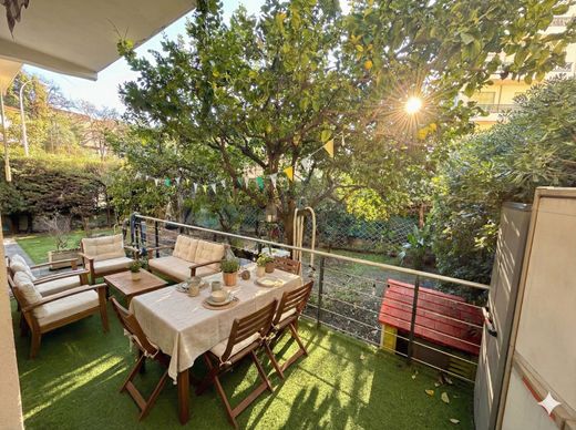 Apartment / Etagenwohnung in Nizza, Alpes-Maritimes