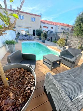 Villa in Saint-Hippolyte, Pyrénées-Orientales