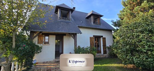 Luxury home in Pont-l'Évêque, Calvados