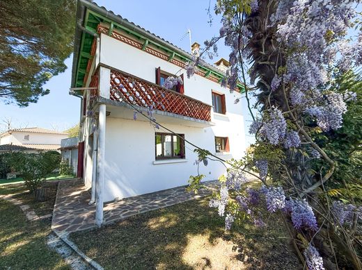 Luxury home in Saint-Georges-de-Didonne, Charente-Maritime