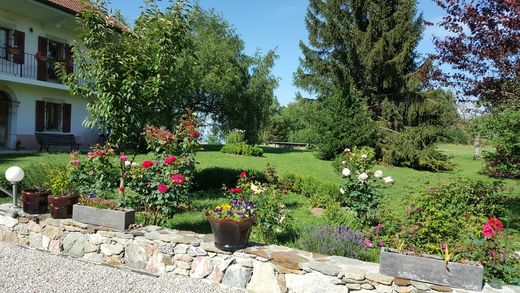Casa di lusso a Saint-Paul-en-Chablais, Alta Savoia