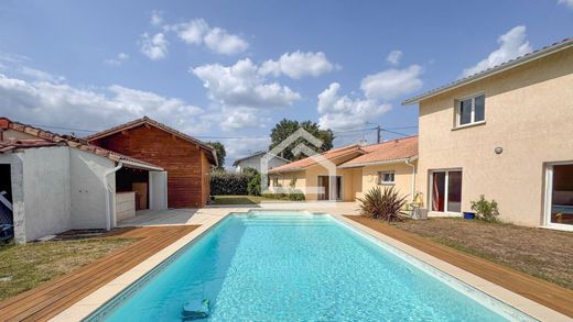 Luxury home in Cestas, Gironde