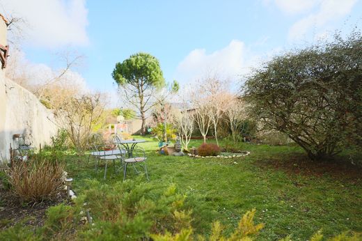 Luxury home in Montreuil, Seine-Saint-Denis