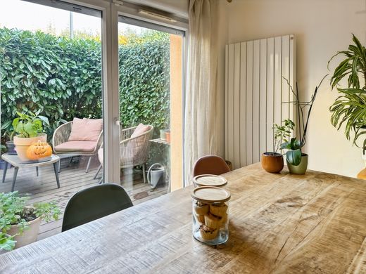 ‏בתי יוקרה ב  Prévessin-Moëns, Ain