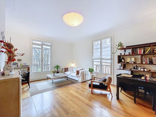 Apartment in Tour Eiffel, Invalides – Ecole Militaire, Saint-Thomas d’Aquin, Paris