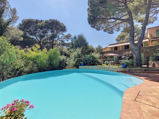 Luksusowy dom w Cavalaire-sur-Mer, Var