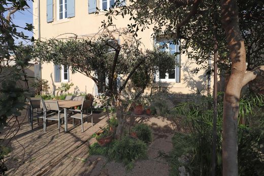 Luxury home in Montfrin, Gard