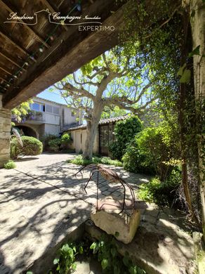Luxury home in Maubec, Vaucluse