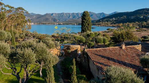 Luxe woning in Saint-Florent, Upper Corsica