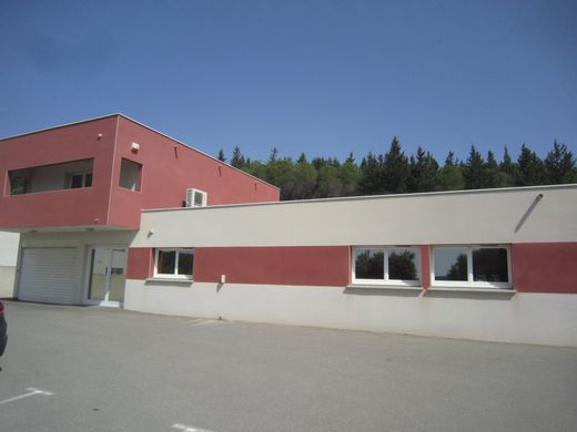 사무실 / Narbonne, Aude