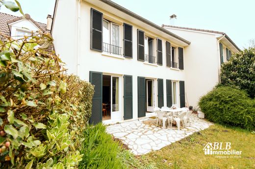 Luxus-Haus in Maurepas, Yvelines