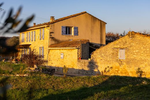 Rural or Farmhouse in Saint-Martin-de-Castillon, Vaucluse