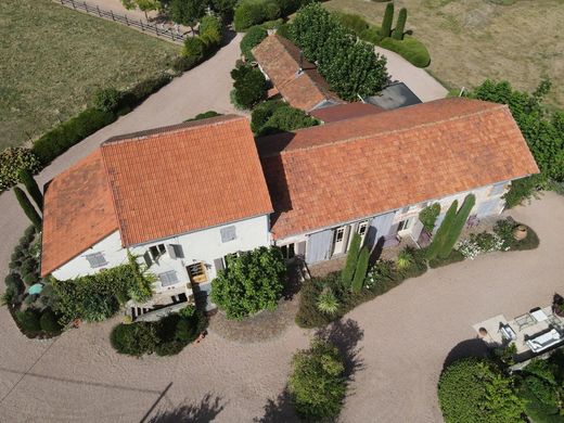 Maison de luxe à Vichy, Allier