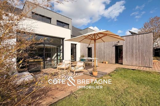 Casa di lusso a Le Hézo, Morbihan