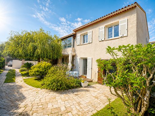 Villa in Saint-Mandrier-sur-Mer, Var