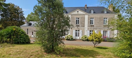 Castle in Couëron, Loire-Atlantique