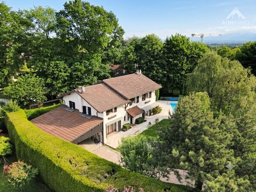 Casa di lusso a Prévessin-Moëns, Ain