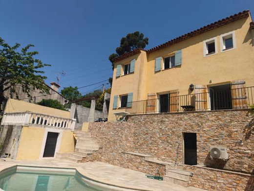 Luxus-Haus in La Trinité, Alpes-Maritimes
