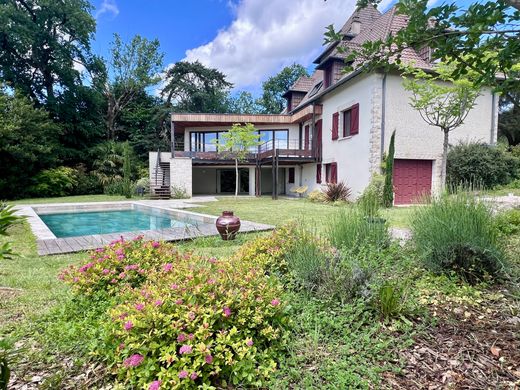 Luxus-Haus in Brive-la-Gaillarde, Corrèze