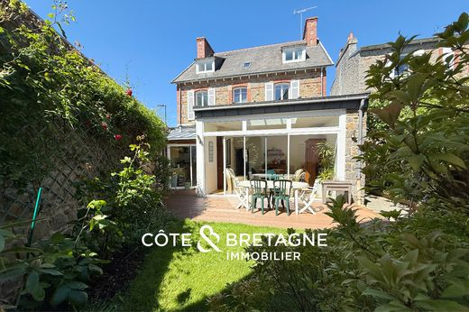 Luxury home in Saint-Brieuc, Côtes-d'Armor