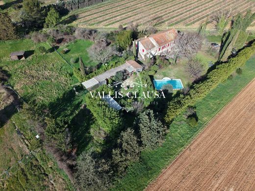 Luxury home in Pernes-les-Fontaines, Vaucluse