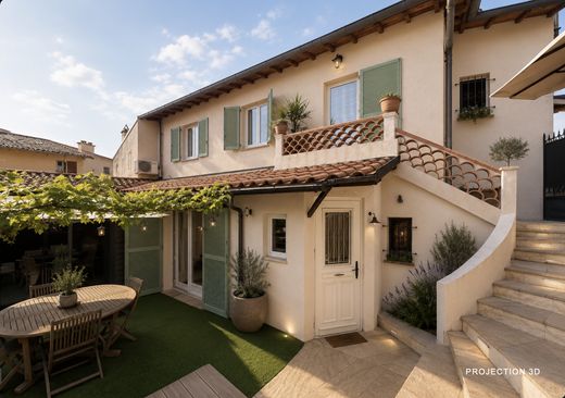 Luxury home in Roquebrune-Cap-Martin, Alpes-Maritimes