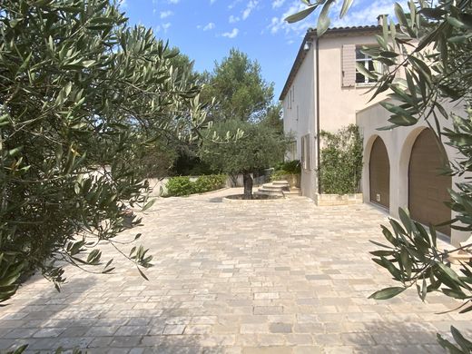 Luxus-Haus in Uzès, Gard