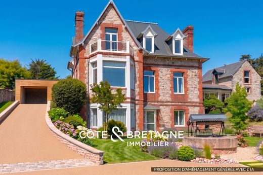 Luxury home in Erquy, Côtes-d'Armor
