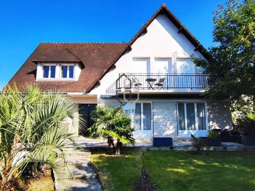 호화 저택 / Chennevières-sur-Marne, Val-de-Marne