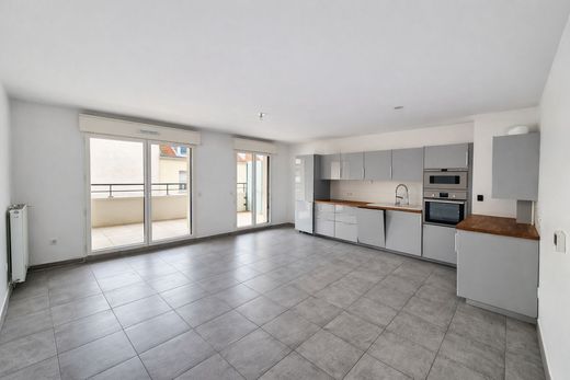 Apartament w Le Perreux-sur-Marne, Val-de-Marne