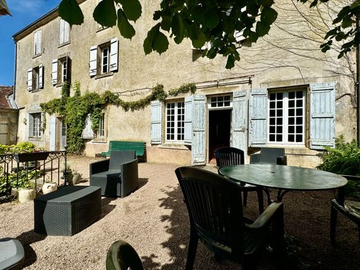 Charolles, Saône-et-Loireの高級住宅