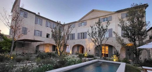 Luxus-Haus in Arles, Bouches-du-Rhône