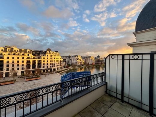 Apartment / Etagenwohnung in Clamart, Hauts-de-Seine