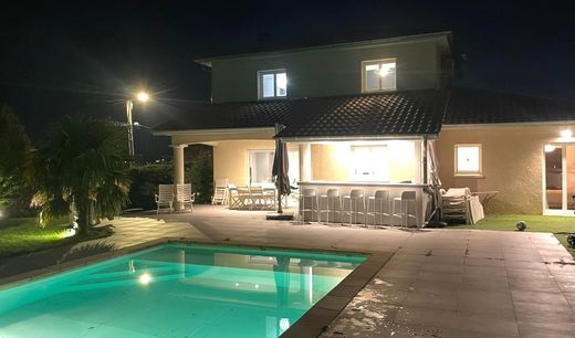 빌라 / Ternay, Rhône