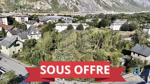 Grond in Saint-Jean-de-Maurienne, Savoy