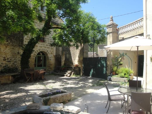 Maison de luxe à Montaren-et-Saint-Médiers, Gard