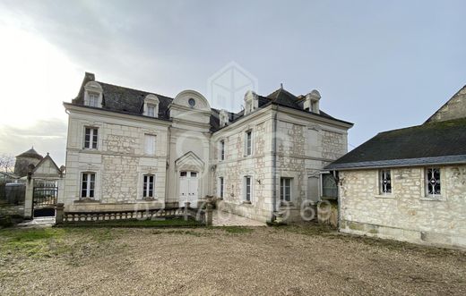 Avon-les-Roches, Indre-et-Loireの高級住宅