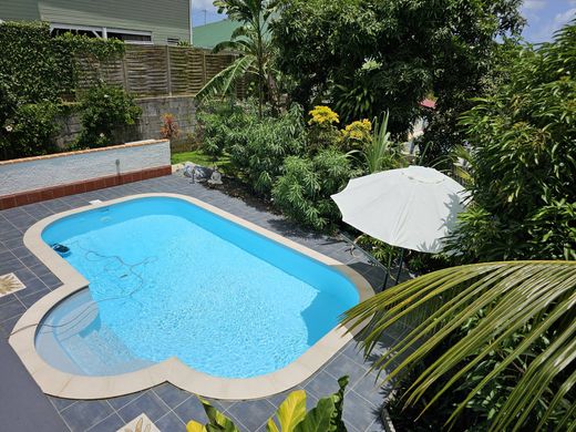 Casa di lusso a Saint-Esprit, Pirenei atlantici