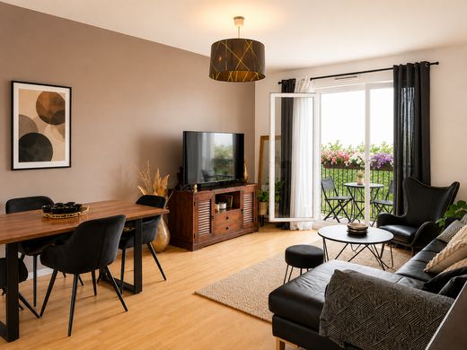 Apartment / Etagenwohnung in Nanterre, Hauts-de-Seine