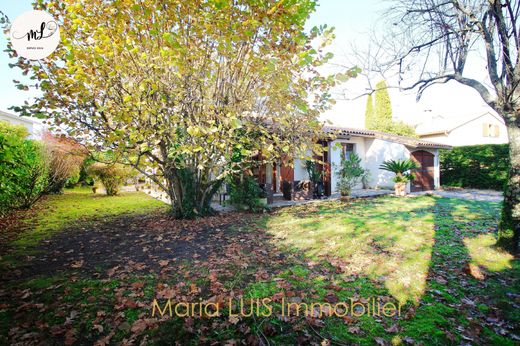 Πολυτελή κατοικία σε Saint-Médard-en-Jalles, Gironde