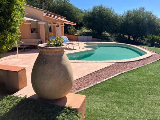 别墅  Pierrefeu-du-Var, Var