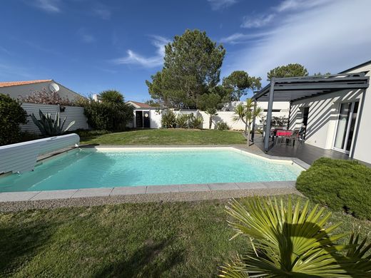 Luxury home in Bretignolles-sur-Mer, Vendée