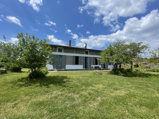 منزل ﻓﻲ Salles, Gironde