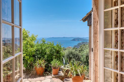 빌라 / Rayol-Canadel-sur-Mer, Var