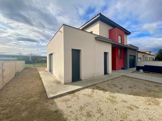 Villa in Pia, Pyrénées-Orientales