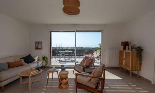Apartment in Saint-Jean-de-Védas, Hérault