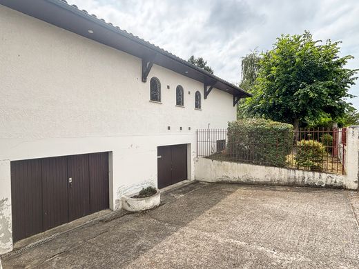 Luxury home in Mérignac, Gironde