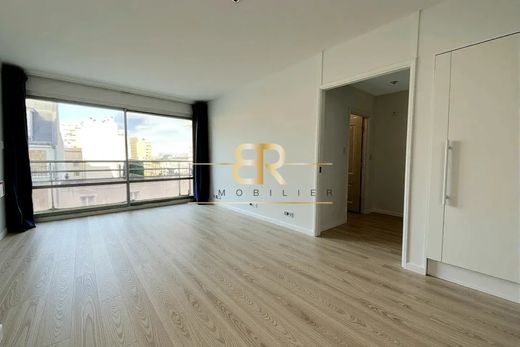Apartament w Motte-Picquet, Commerce, Necker, Paris