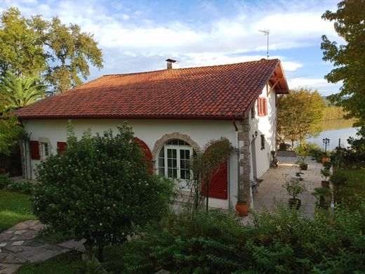 Luxury home in Urt, Pyrénées-Atlantiques